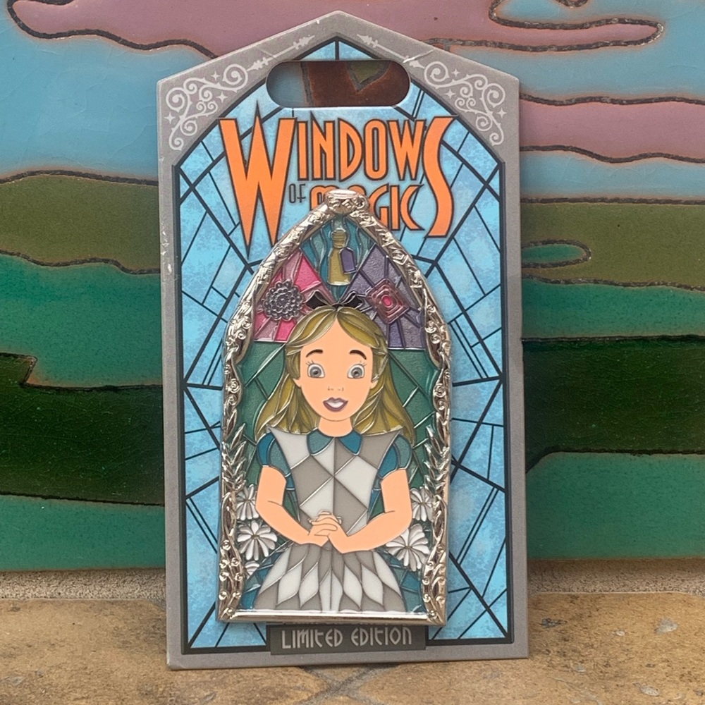 Disney windows of magic pin” Alice in wonderland “